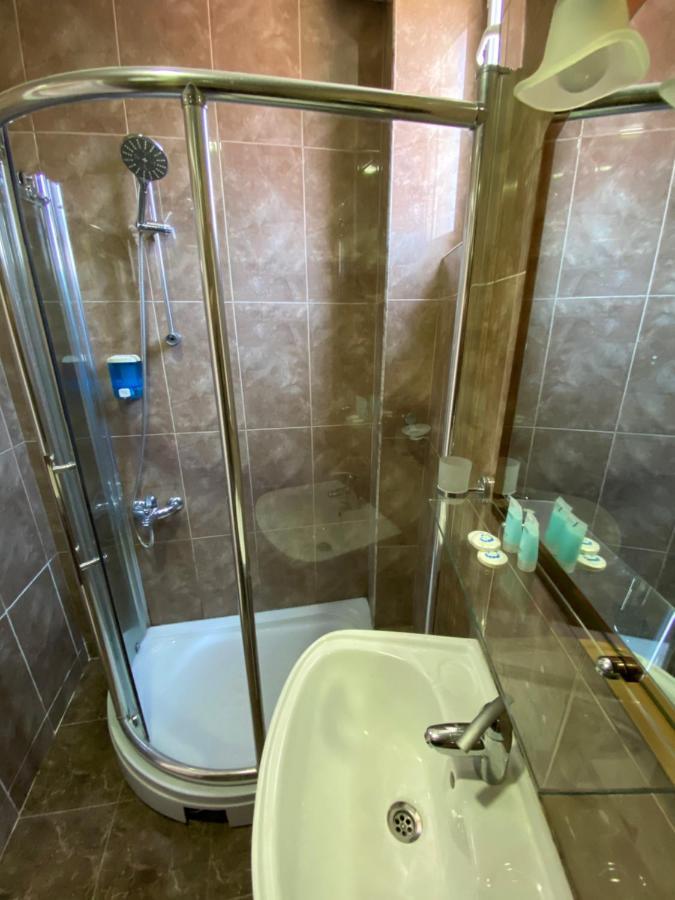 באטומי Hotel Eurasia מראה חיצוני תמונה